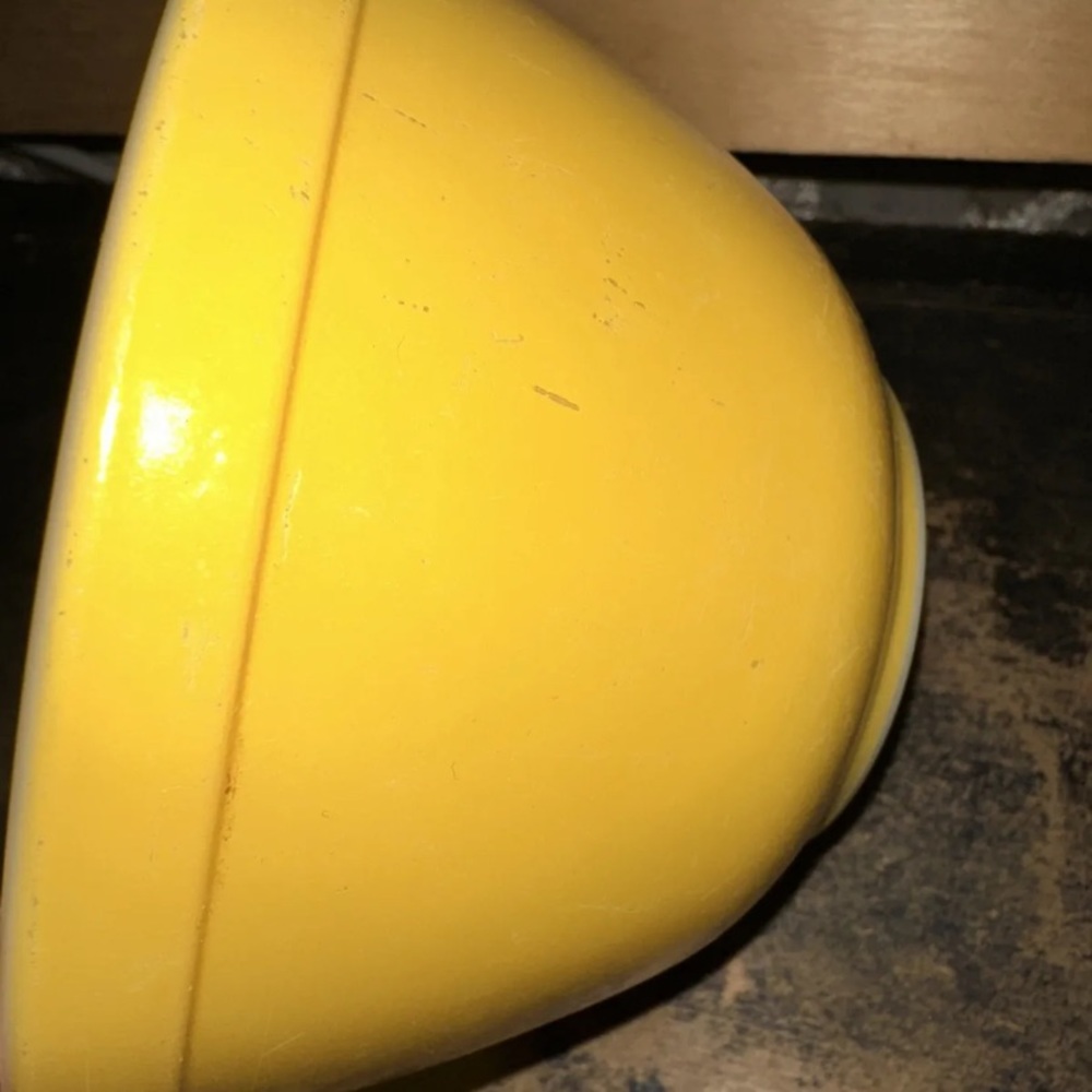 Pyrex yellow bowl - Picture 2 of 6